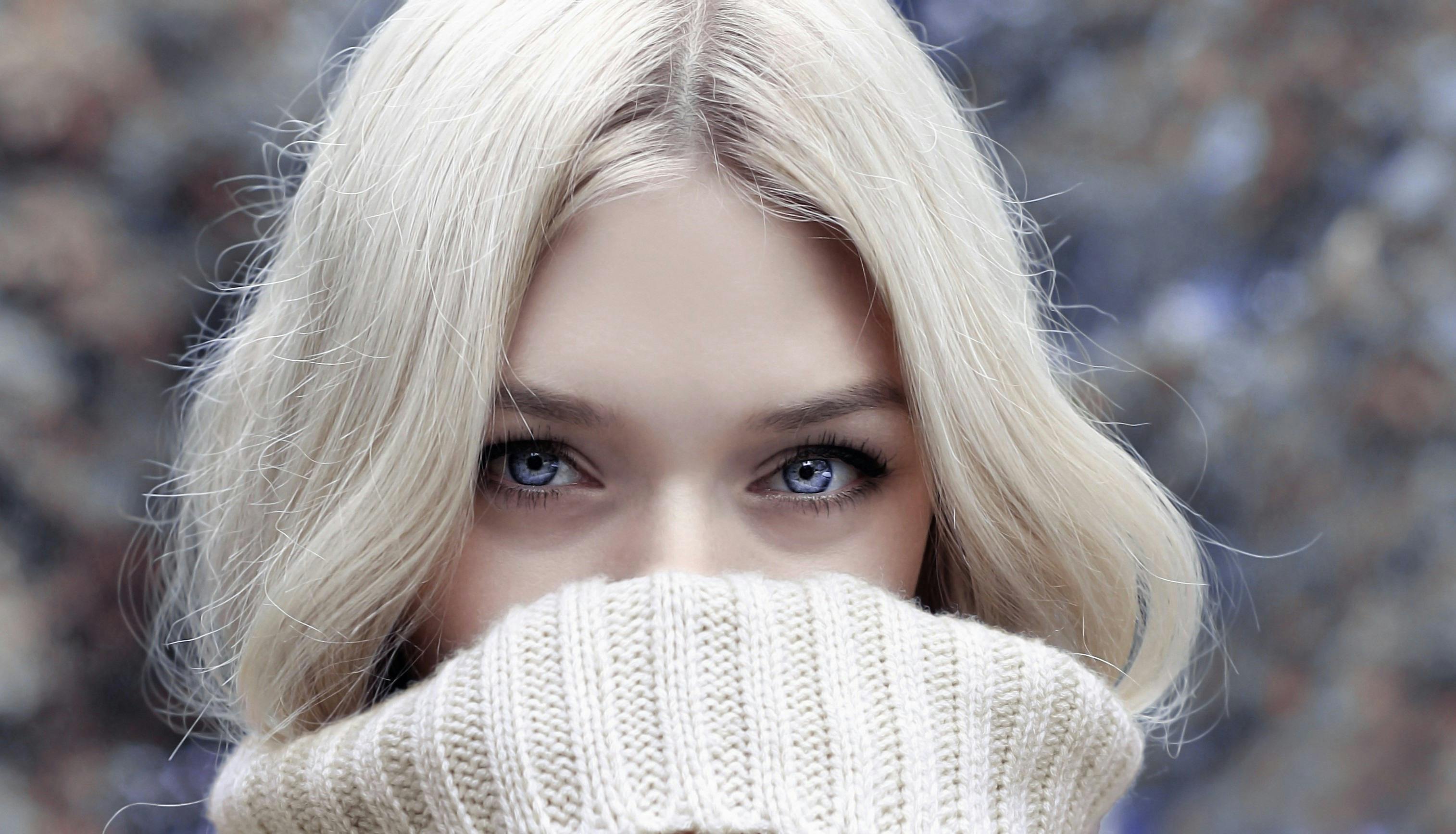 Maquillage blonde yeux bleus