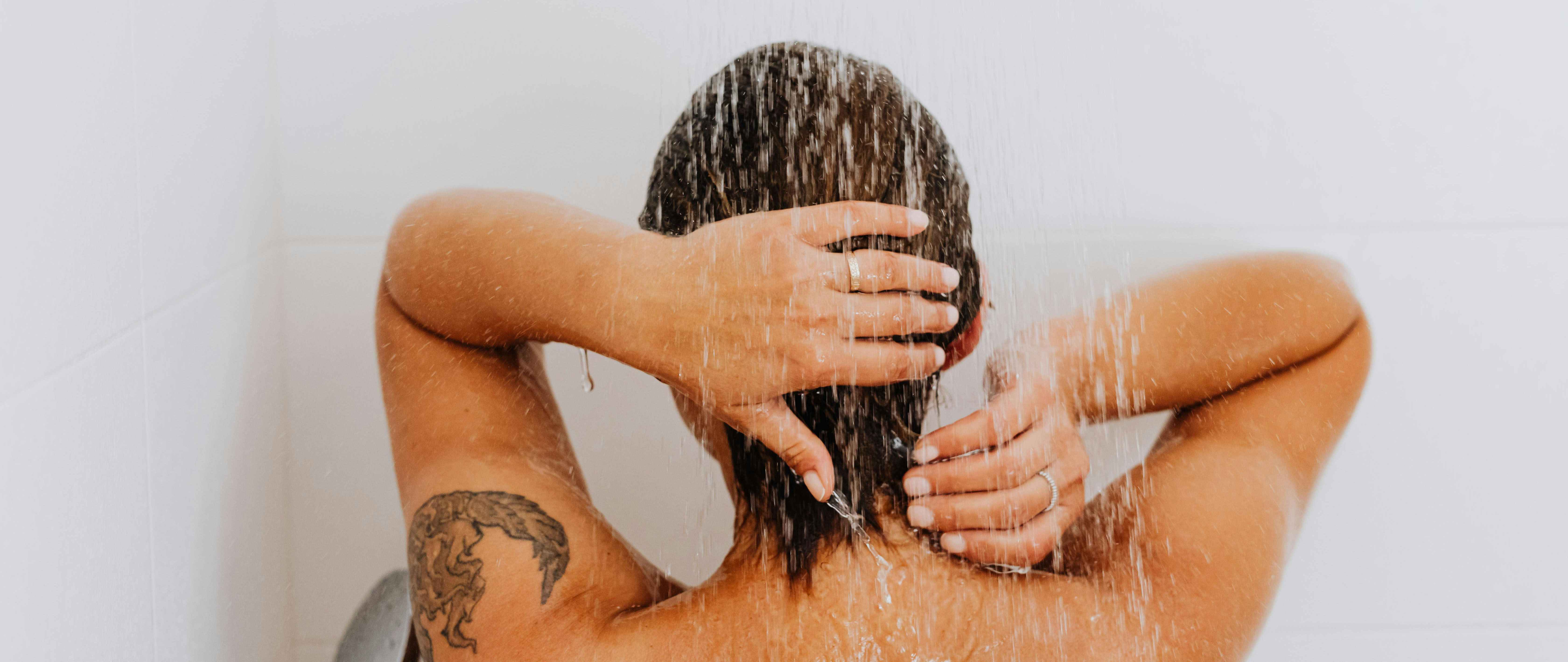 banner femme shampoing